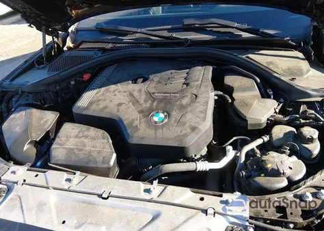 2021 BMW 330I xDrive z USA, uszkodzony, nr VIN 3MW5R7J07M8B59495